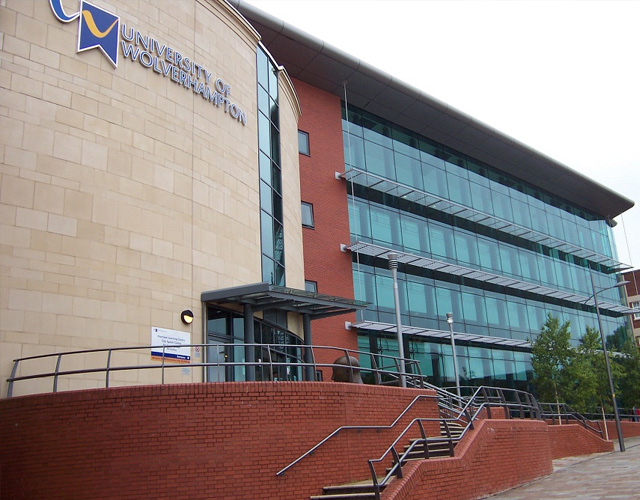 伍尔弗汉普顿大学